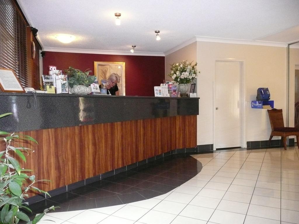 Parramatta City Motel Сидней Экстерьер фото