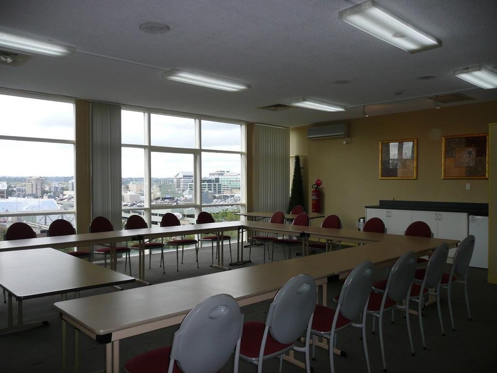 Parramatta City Motel Сидней Экстерьер фото